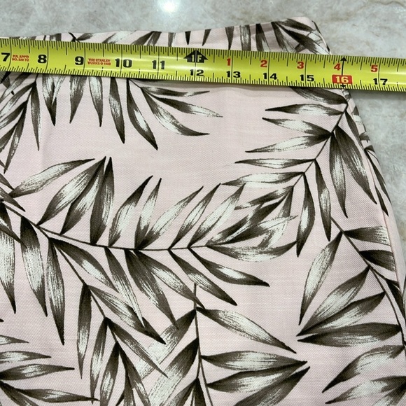NEW Ann Taylor Factory | Pale‎ Pink Tropical Pencil Skirt | Petite Size 6 (6P) - Picture 8 of 10